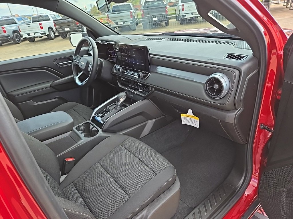 Used 2024 Chevrolet Colorado LT image 22