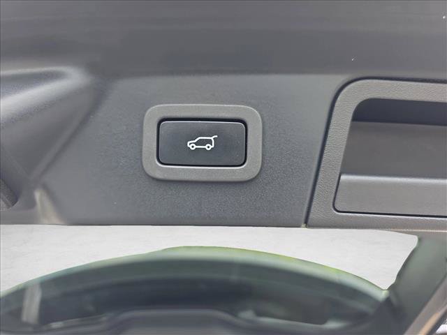 Used 2018 Land Rover Range Rover Velar R-Dynamic SE AWD/4WD image 13