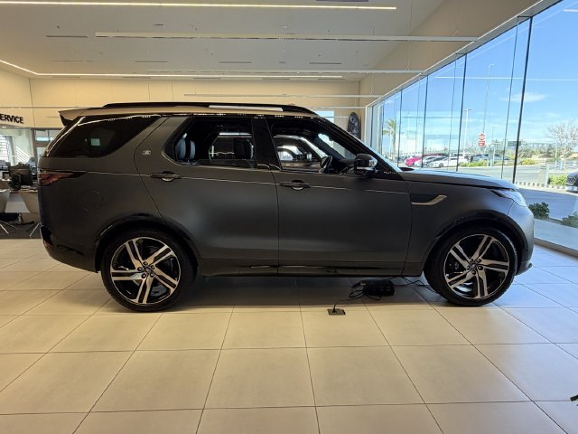 New 2026 Land Rover Discovery Limited Edition AWD/4WD image 16