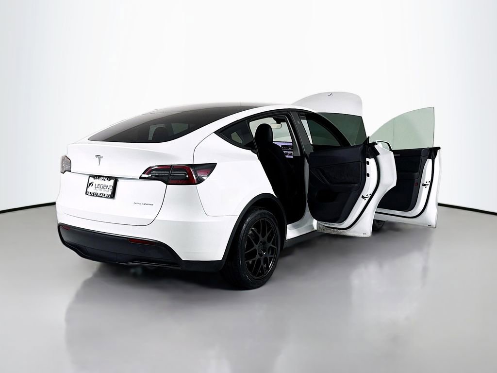 Used 2025 Tesla Model Y Long Range AWD/4WD image 33
