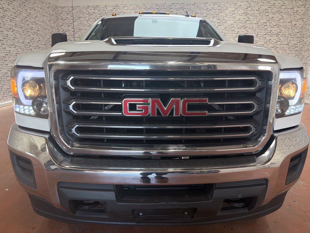 Used 2018 GMC Sierra 3500 4x4 Crew Cab w/ Sierra Convenience Package image 2