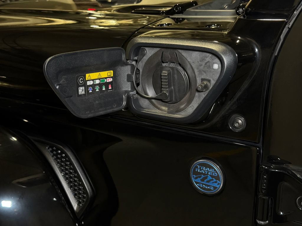 Used 2024 Jeep Wrangler High Altitude AWD/4WD image 17