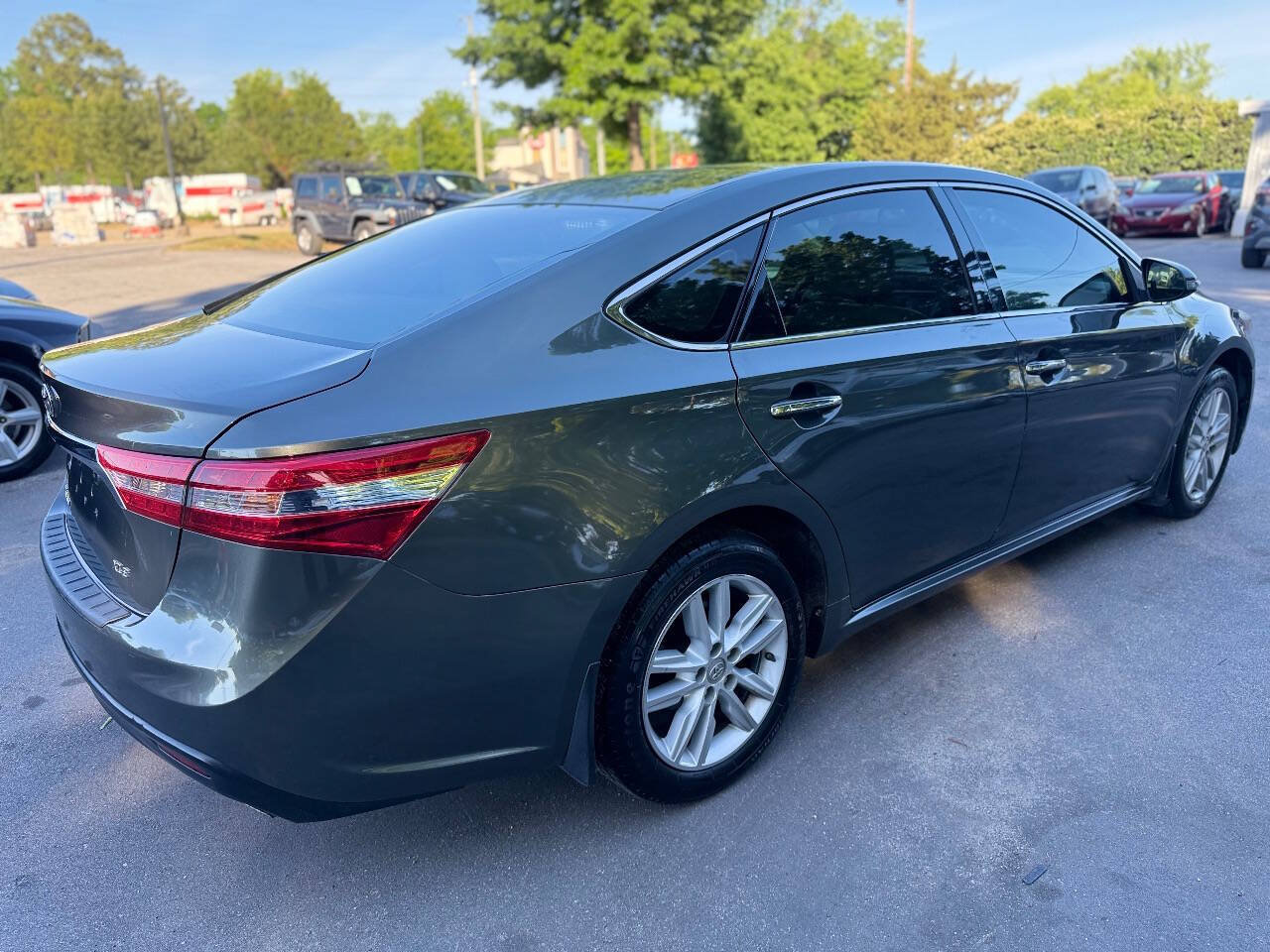 Used 2014 Toyota Avalon XLE Premium FWD image 5