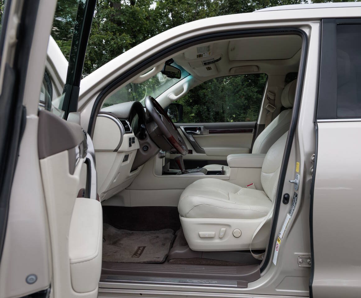 Used 2010 Lexus GX 460 w/ Comfort Plus Pkg AWD/4WD image 9