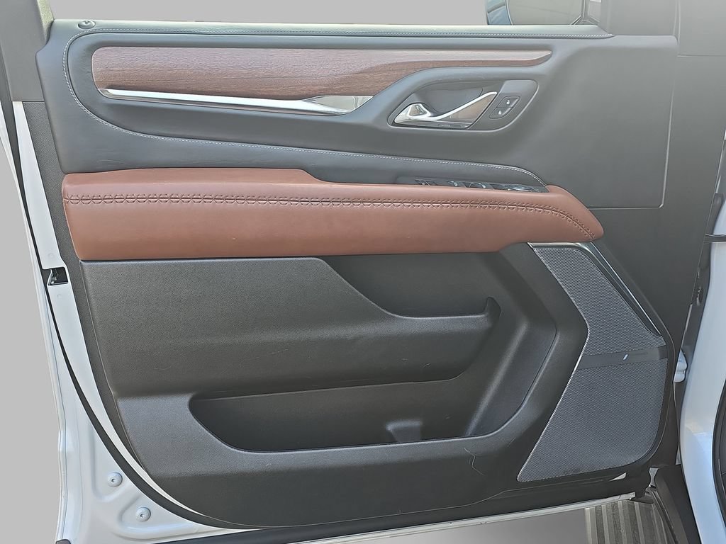 Certified 2023 GMC Yukon XL Denali Ultimate w/ LPO, Floor Liner Package AWD/4WD image 33