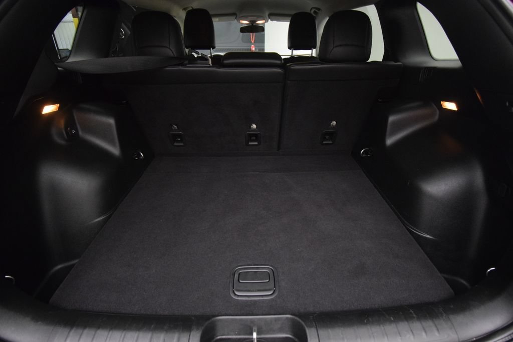 Used 2019 Jeep Cherokee Latitude Plus w/ Cold Weather Group AWD/4WD image 29