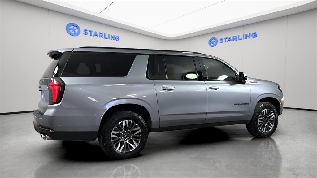 Used 2025 Chevrolet Suburban Z71 image 10