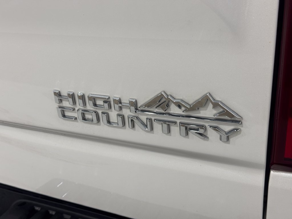 Used 2022 Chevrolet Silverado 1500 High Country w/ High Country Premium Package AWD/4WD image 35