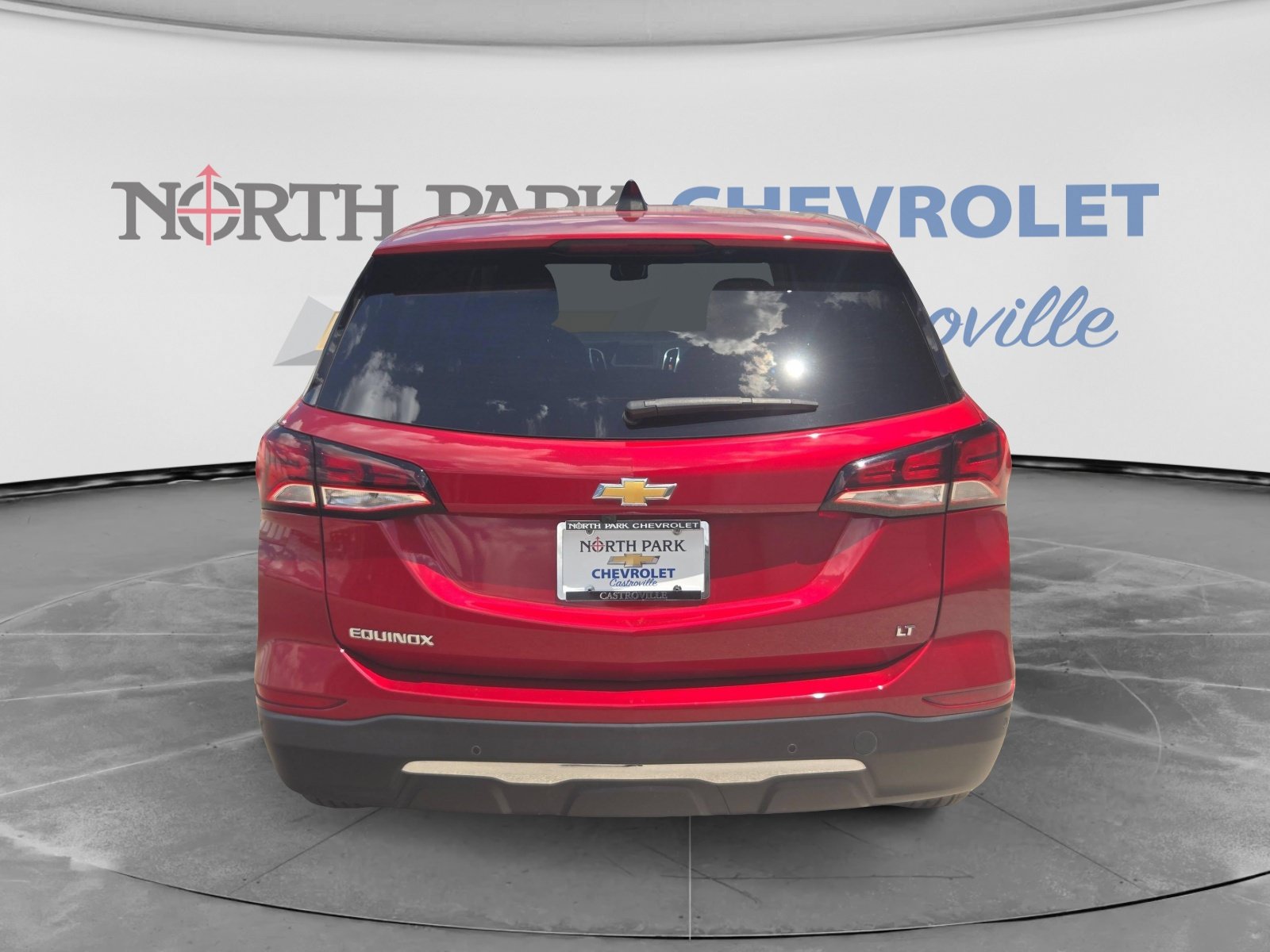 Used 2024 Chevrolet Equinox LT FWD image 4