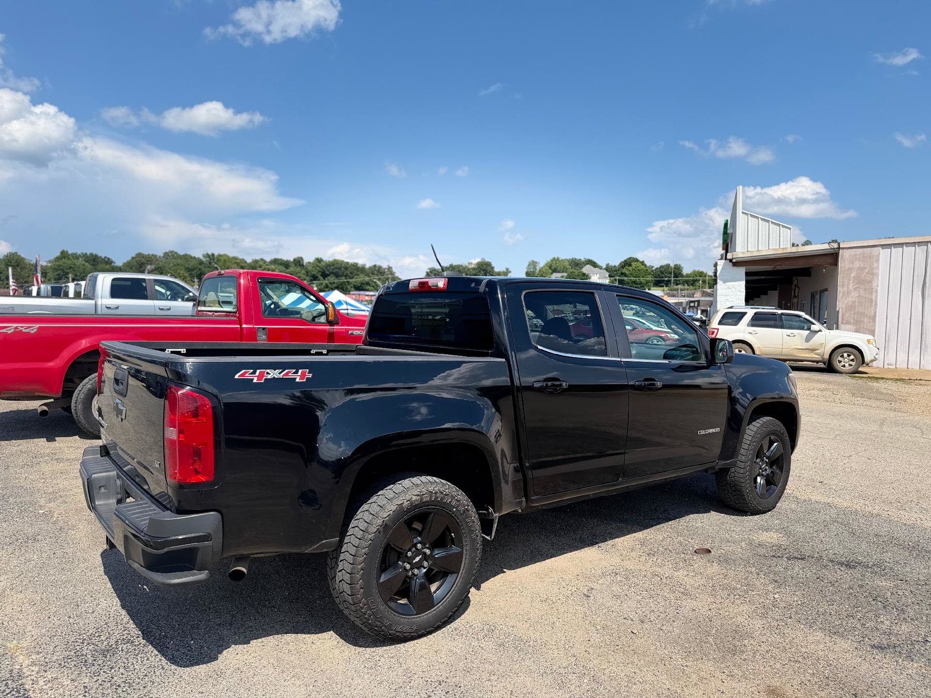Used 2016 Chevrolet Colorado LT w/ Midnight Edition AWD/4WD image 3