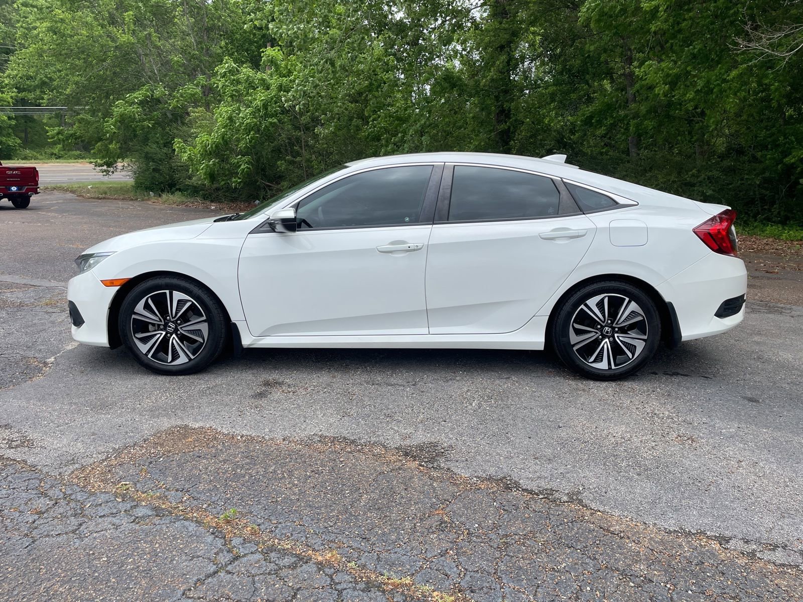 Used 2016 Honda Civic EX-L image 2