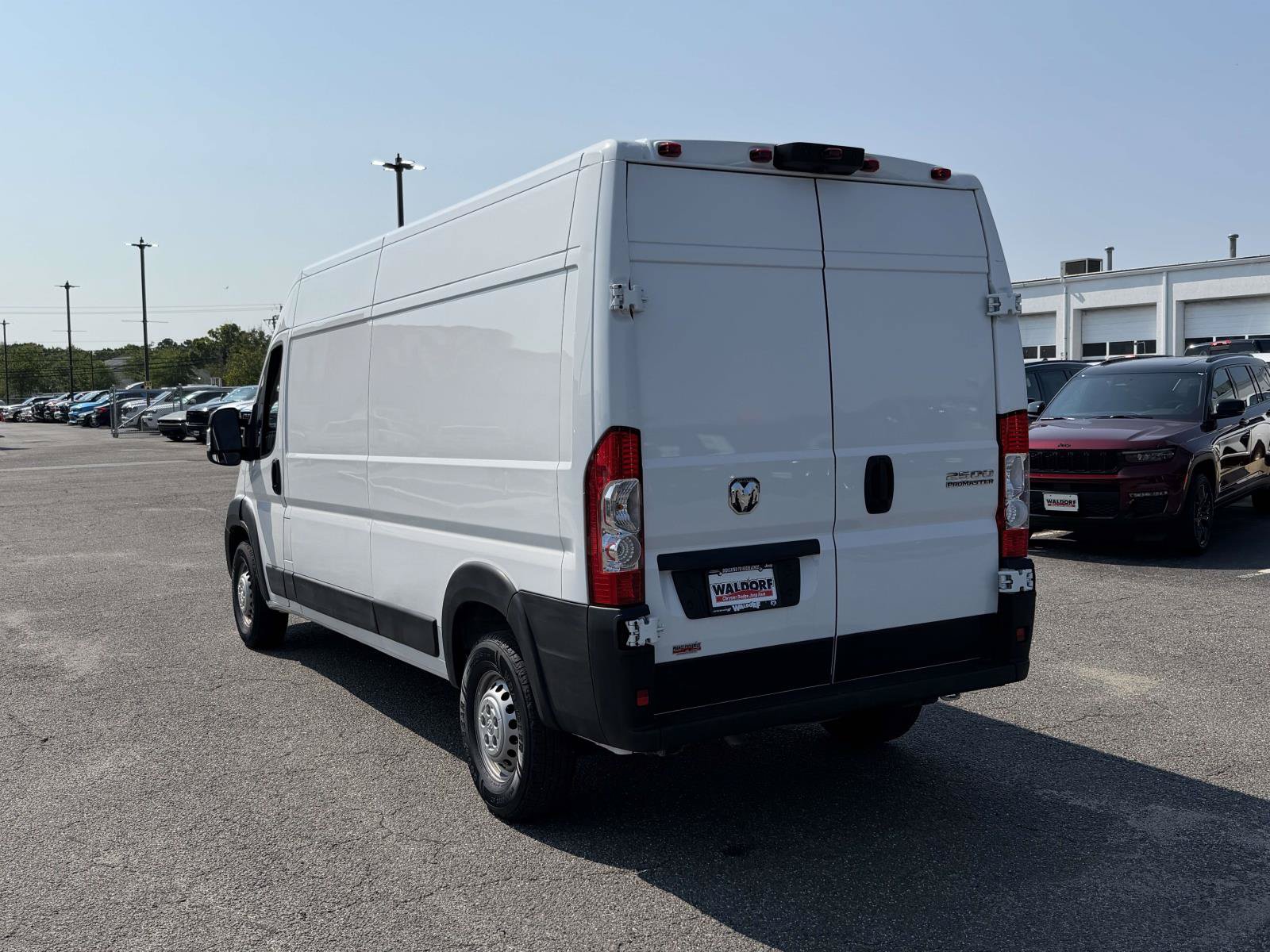 Used 2024 RAM ProMaster 2500 w/ Convenience Group FWD image 5