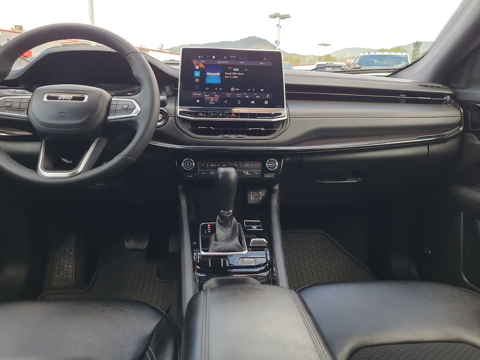 Used 2023 Jeep Compass Altitude w/ Sun and Sound Group image 18