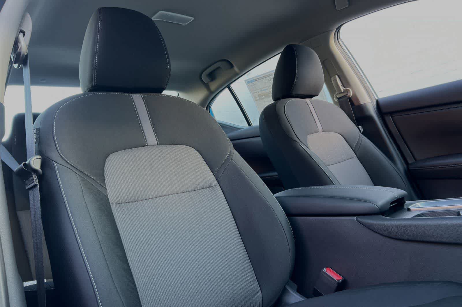 Certified 2025 Nissan Sentra SV FWD image 18