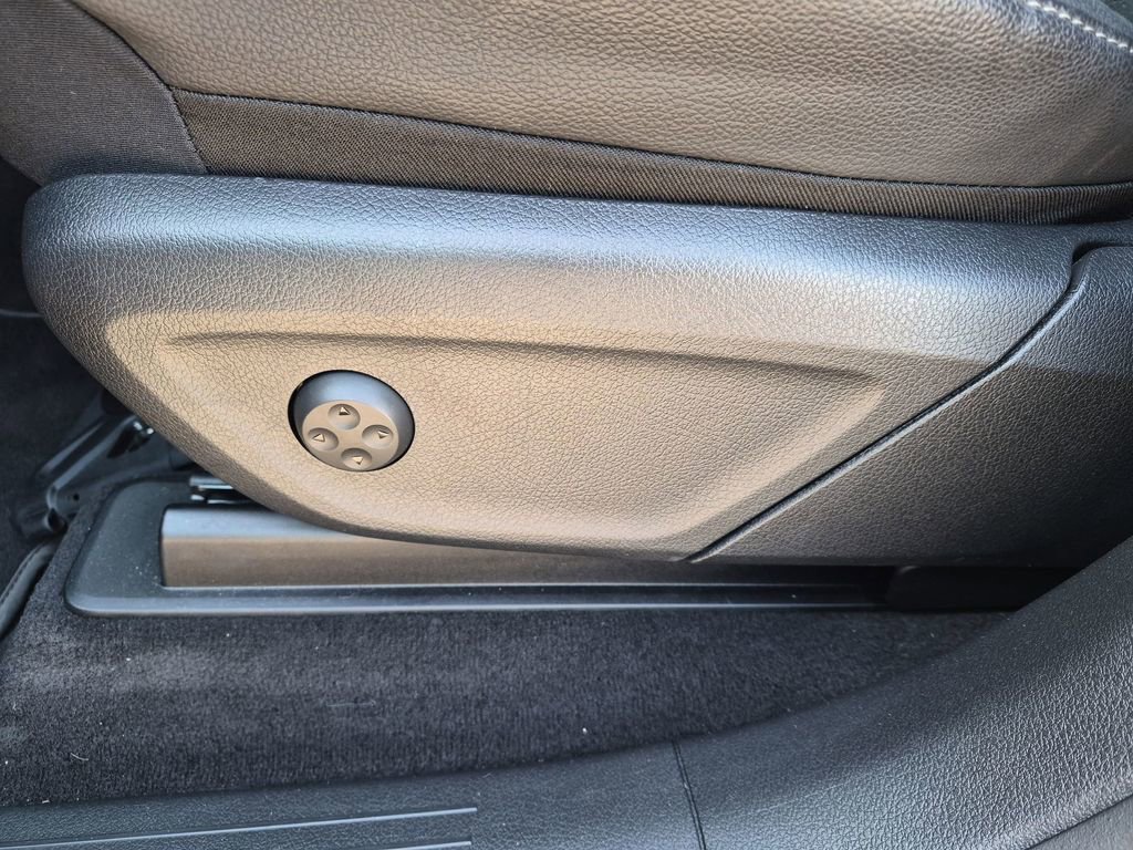 Used 2025 Mercedes-Benz GLE 350 4MATIC image 12