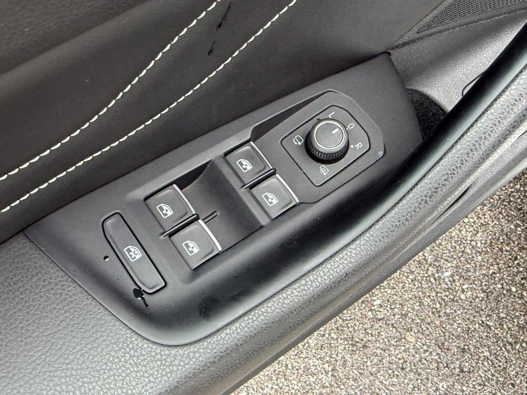 Used 2023 Volkswagen Arteon SEL AWD/4WD image 15