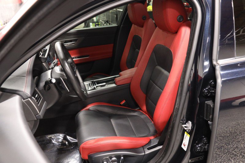 Used 2018 Jaguar XF First Edition AWD/4WD image 39