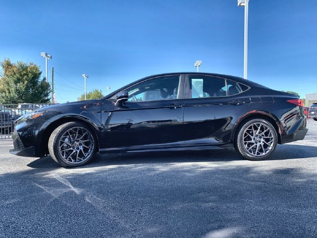 Used 2025 Toyota Camry SE w/ Convenience Package FWD image 5