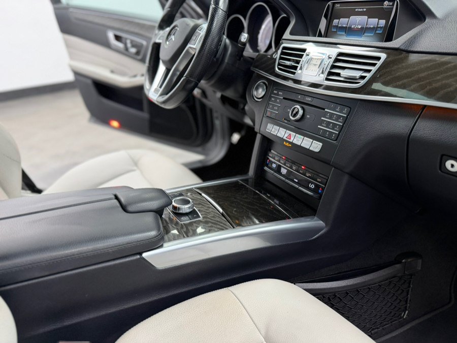 Used 2016 Mercedes-Benz E 350 4MATIC Sedan w/ Premium Package image 48