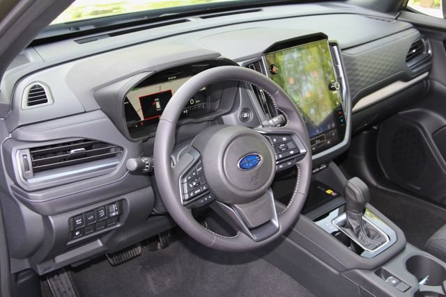 Used 2025 Subaru Forester Limited AWD/4WD image 21