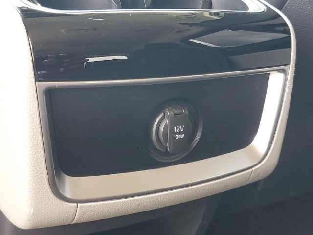 Used 2024 Kia Carnival EX FWD image 12