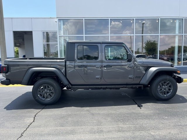 New 2025 Jeep Gladiator Sport image 9