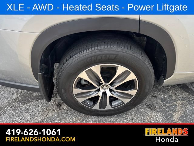 Used 2024 Toyota Highlander XLE AWD/4WD image 48