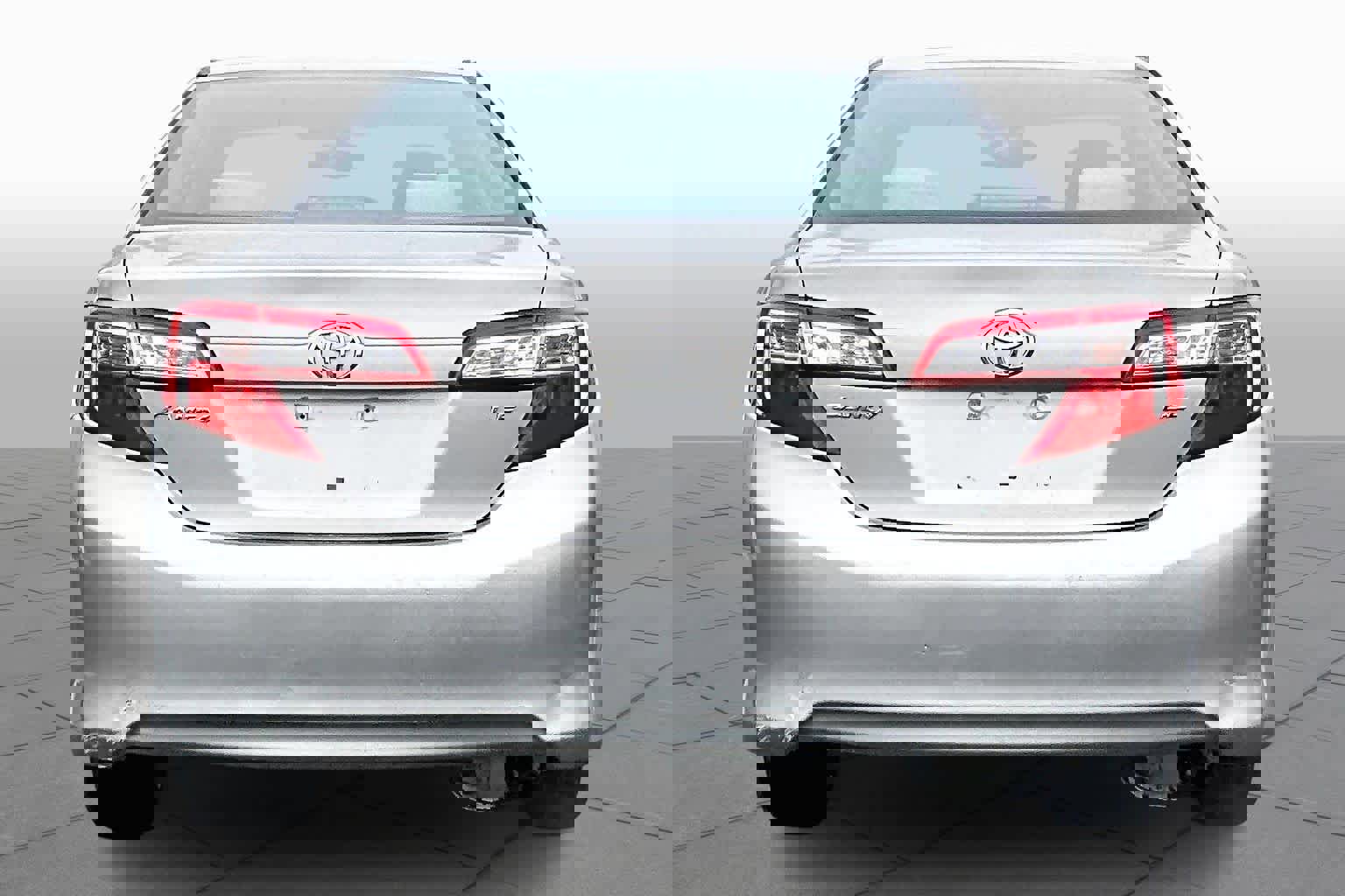 Used 2013 Toyota Camry LE image 5