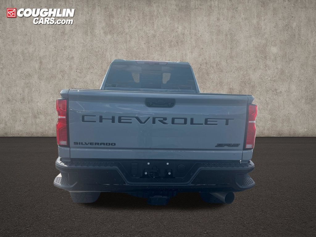 Used 2025 Chevrolet Silverado 2500 ZR2 w/ Technology Package AWD/4WD image 5