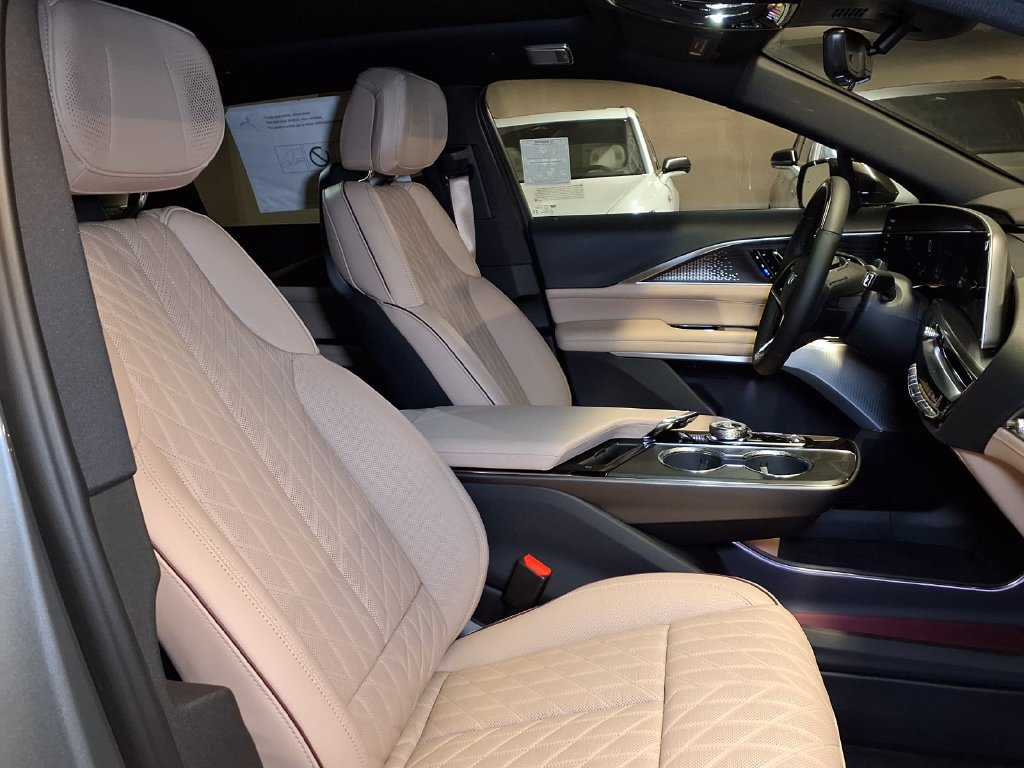 New 2026 Cadillac Lyriq Signature Sport w/ Nappa Leather Package RWD image 6