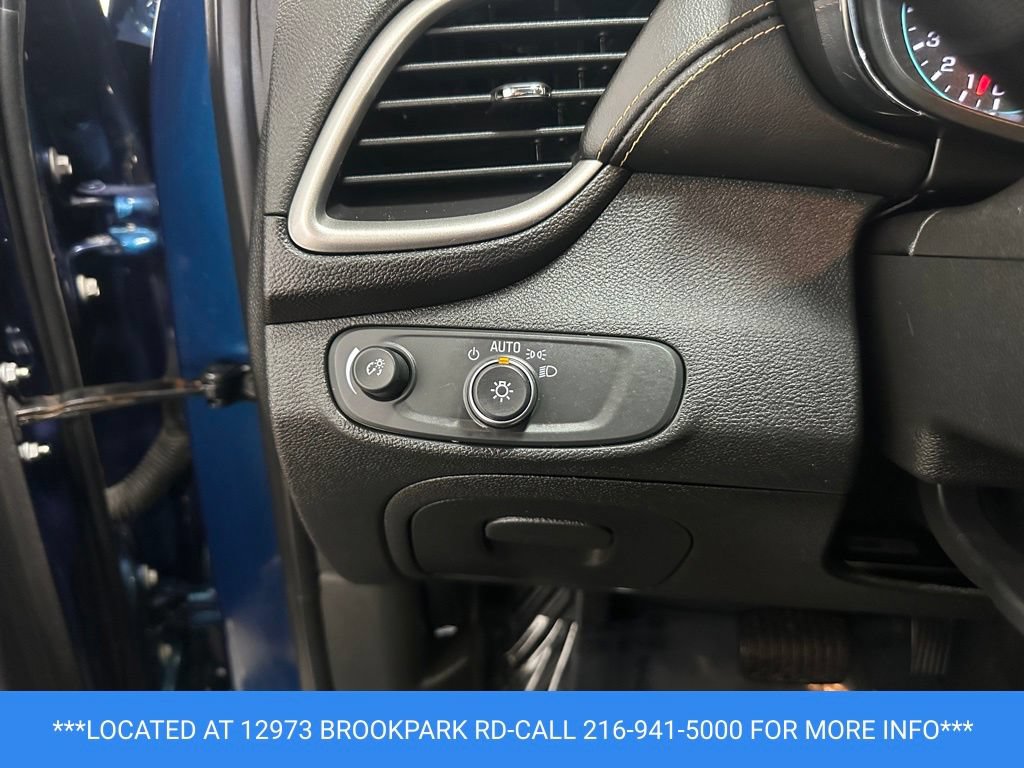 Certified 2019 Chevrolet Trax LT w/ LT Convenience Package FWD image 11
