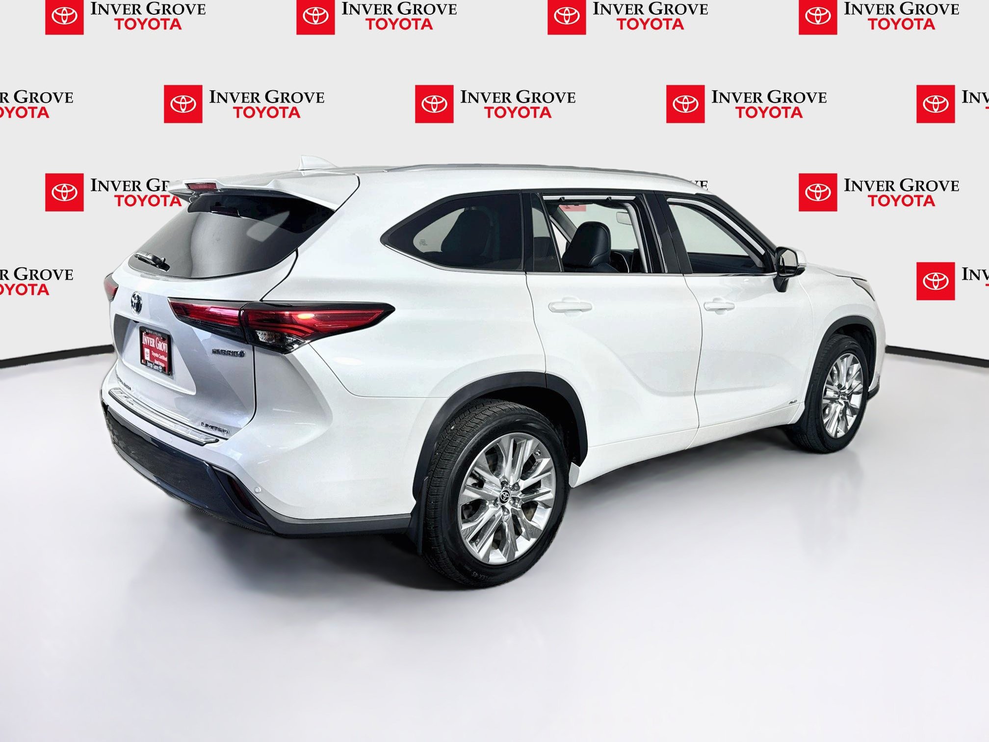 Used 2023 Toyota Highlander Limited AWD/4WD image 5