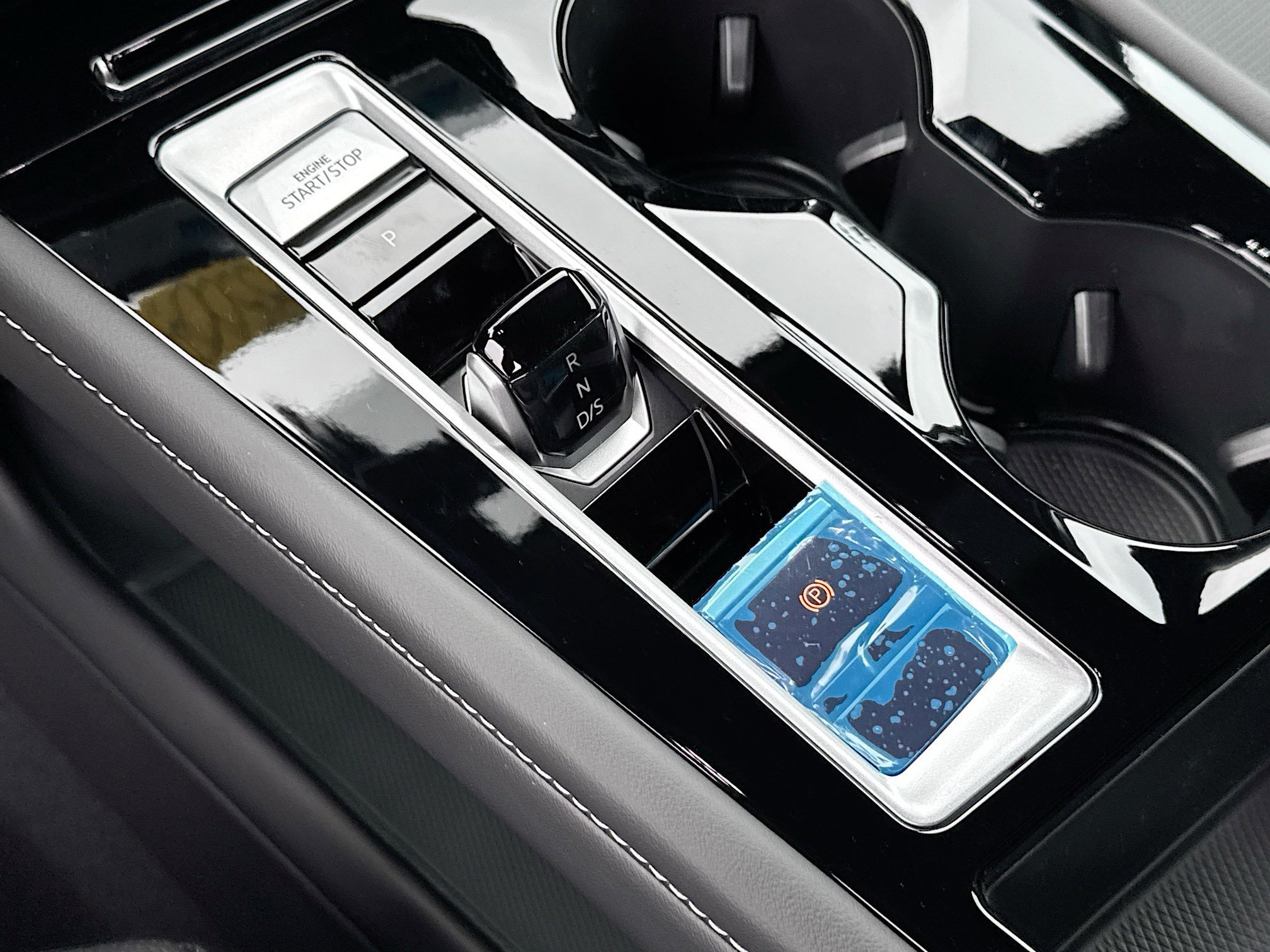 New 2025 Volkswagen Atlas Cross Sport SEL Premium R-Line image 12