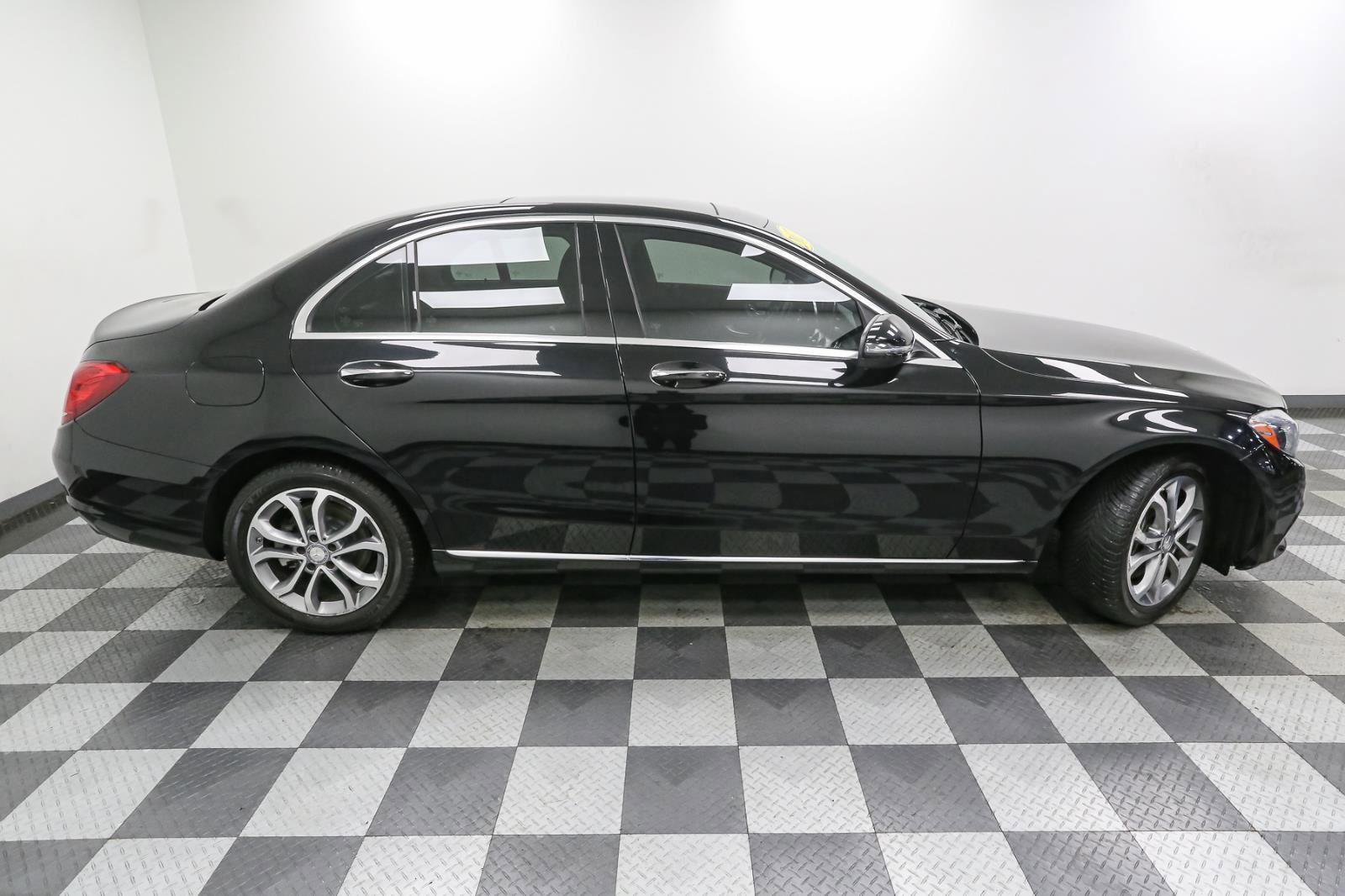 Used 2017 Mercedes-Benz C 300 4MATIC Sedan image 7