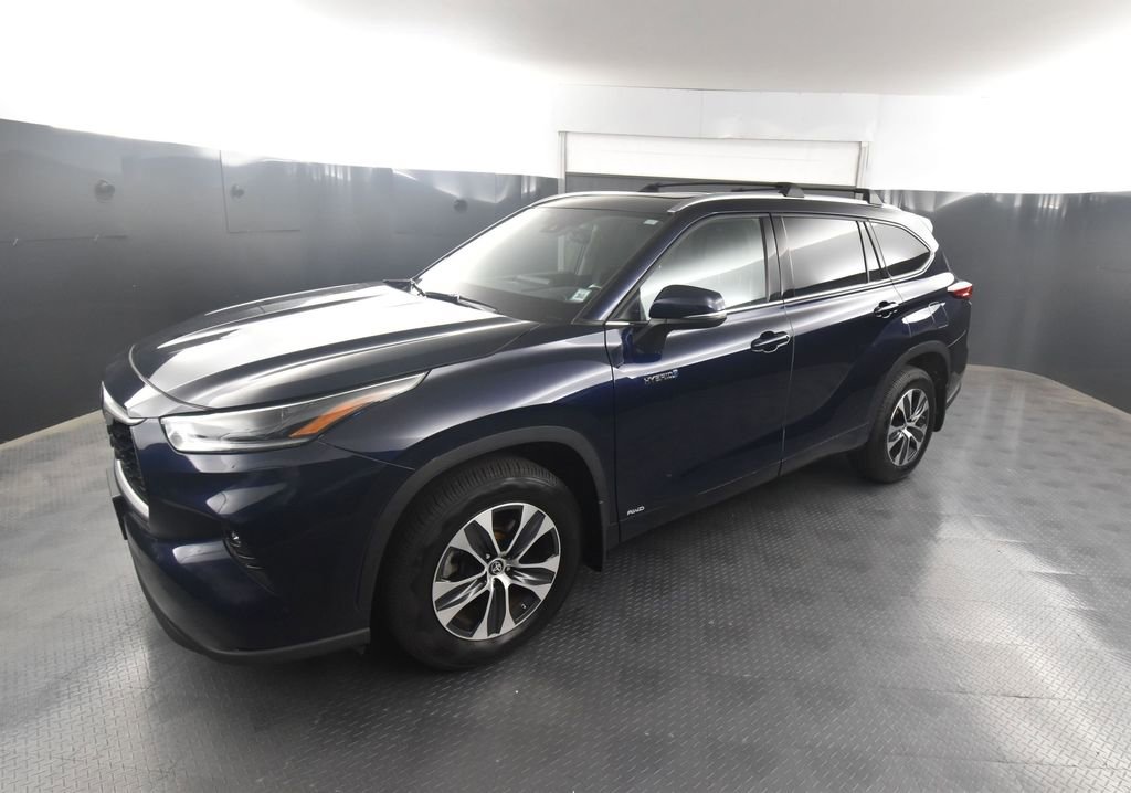 Used 2021 Toyota Highlander XLE