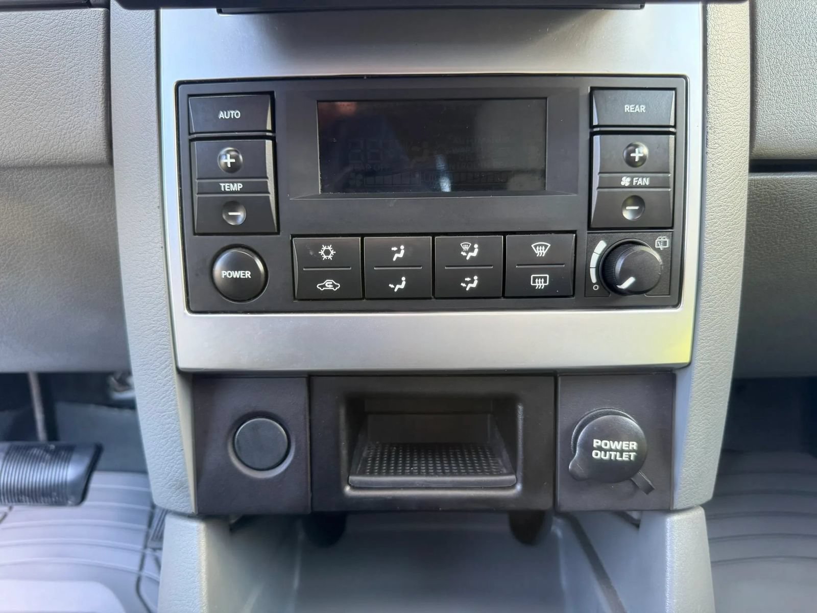 Used 2005 Dodge Durango Limited w/ Trailer Tow Group RWD image 41