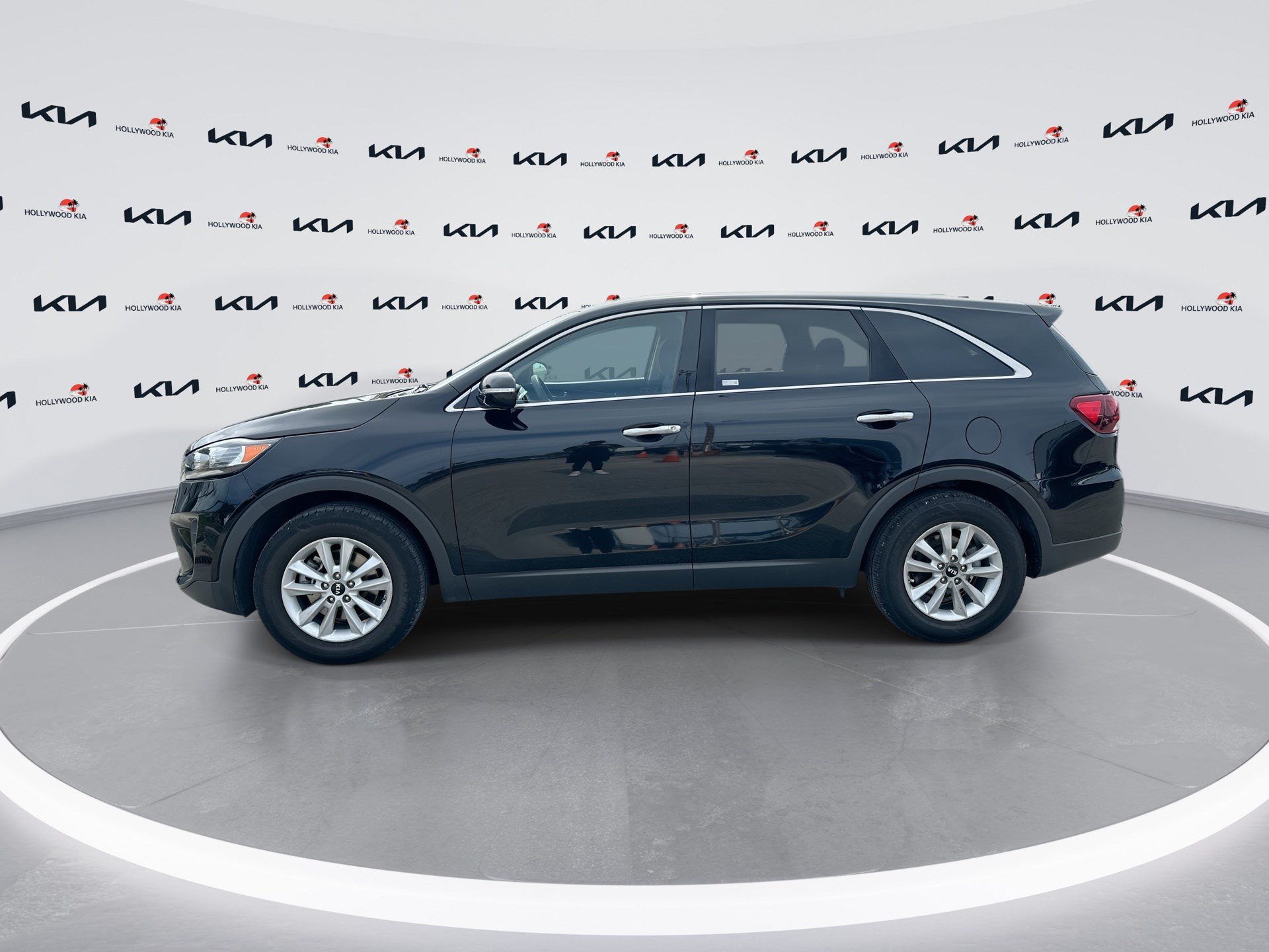 Used 2020 Kia Sorento LX FWD image 5