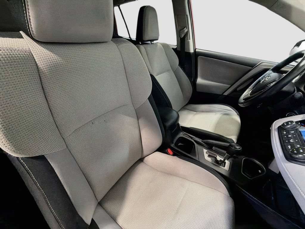 Used 2016 Toyota RAV4 XLE AWD/4WD image 28