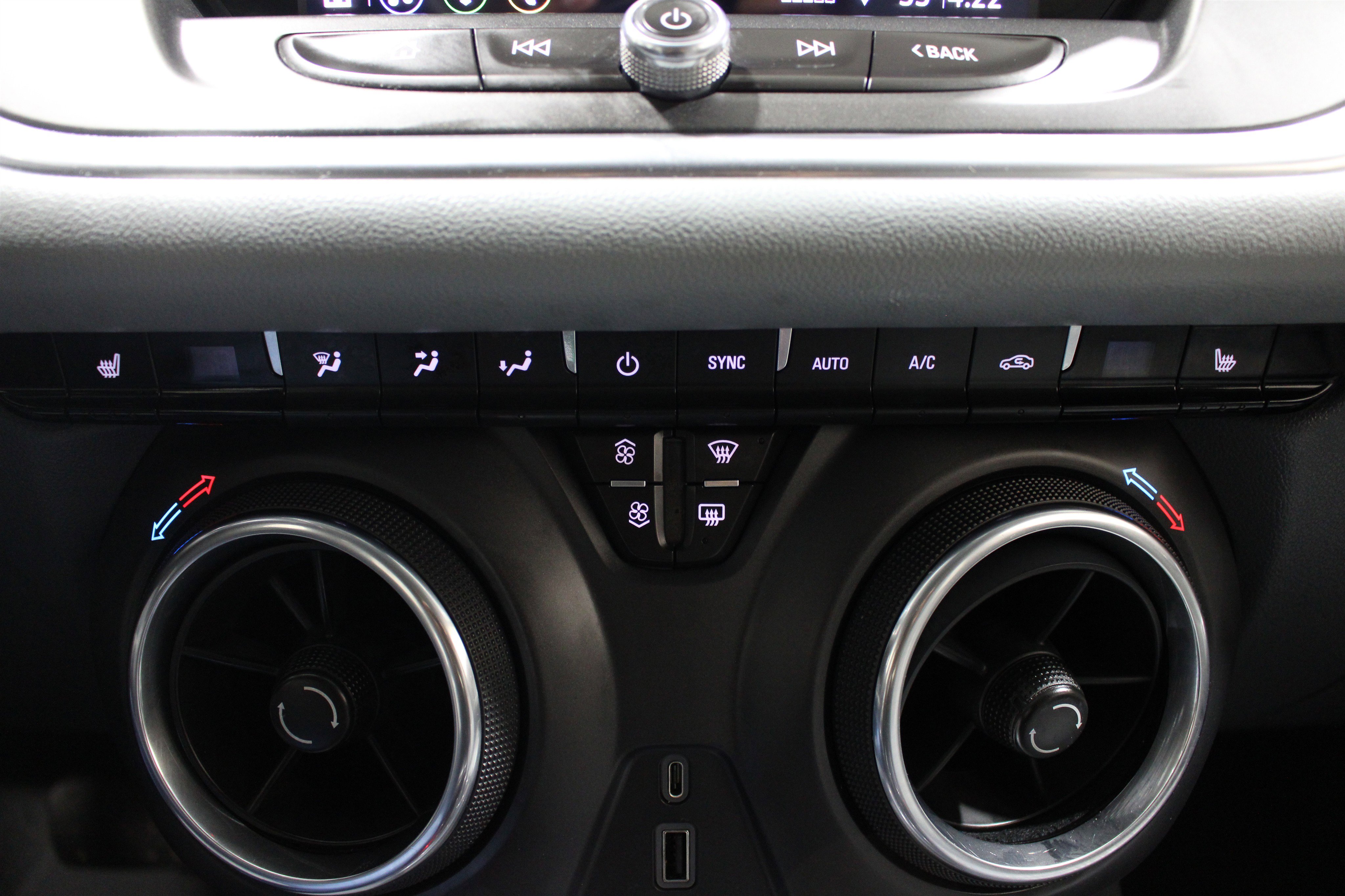 Used 2020 Chevrolet Blazer LT AWD/4WD image 18