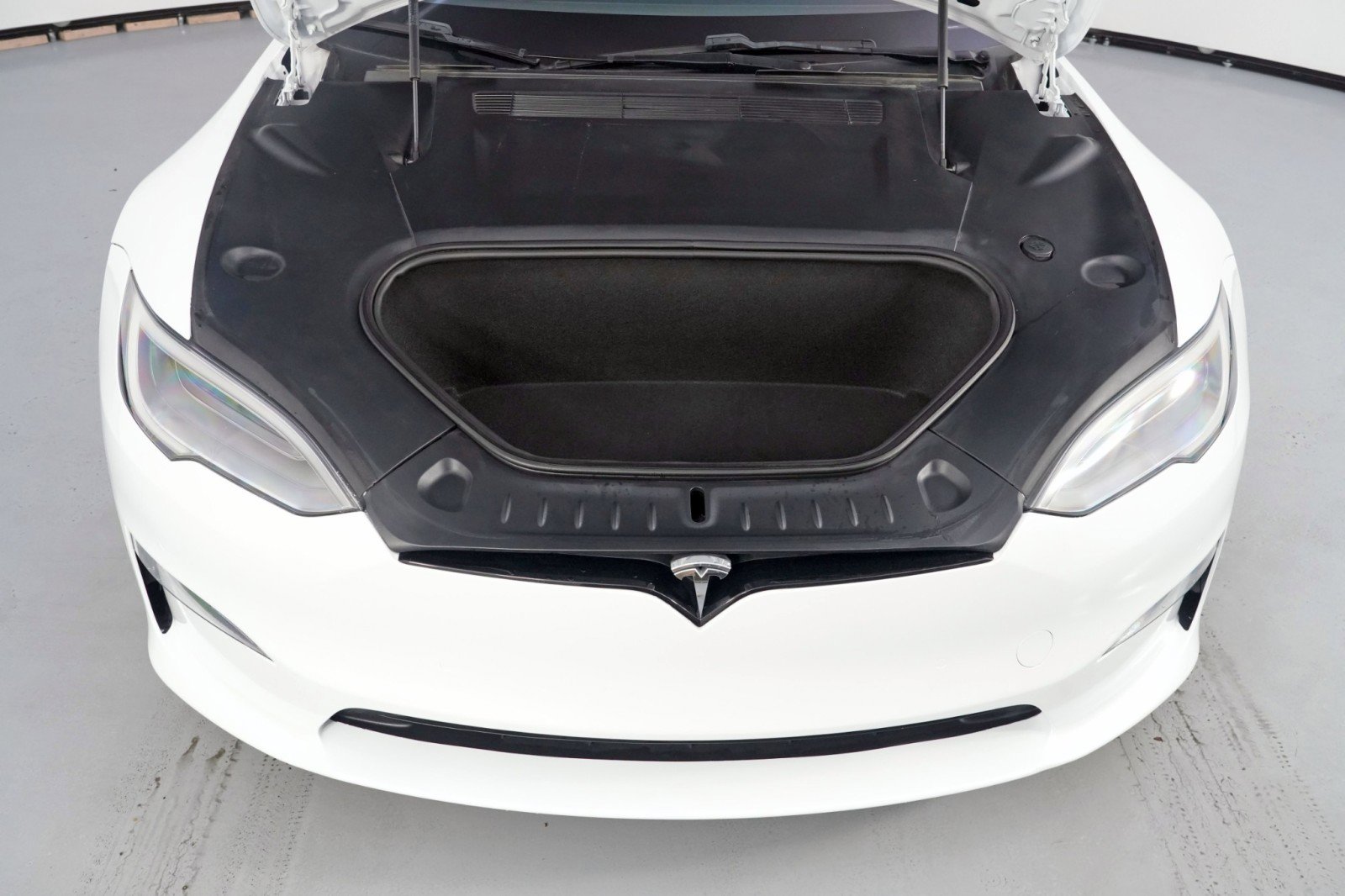 Used 2021 Tesla Model S Plaid image 8