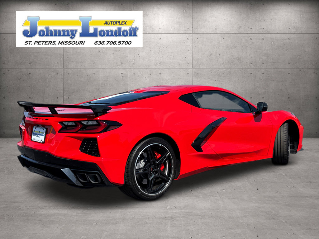 Used 2025 Chevrolet Corvette Stingray Premium Cpe w/ Z51 Performance Package RWD image 2