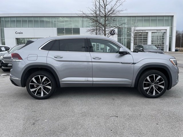New 2025 Volkswagen Atlas Cross Sport SEL Premium R-Line image 8