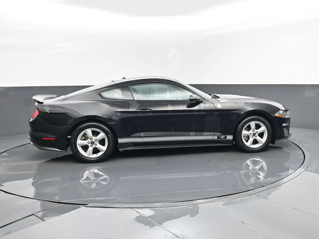 Used 2019 Ford Mustang Coupe RWD image 4