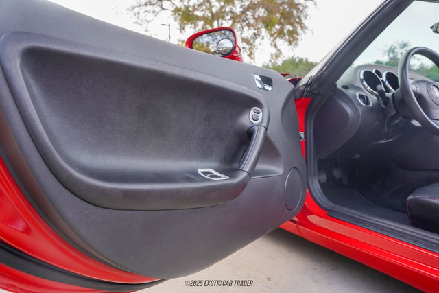 Used 2006 Pontiac Solstice Convertible w/ Premium Package image 32