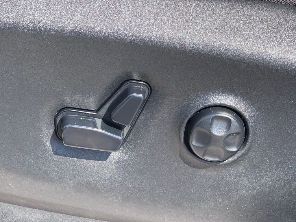 Used 2020 Chrysler Pacifica Touring-L image 27