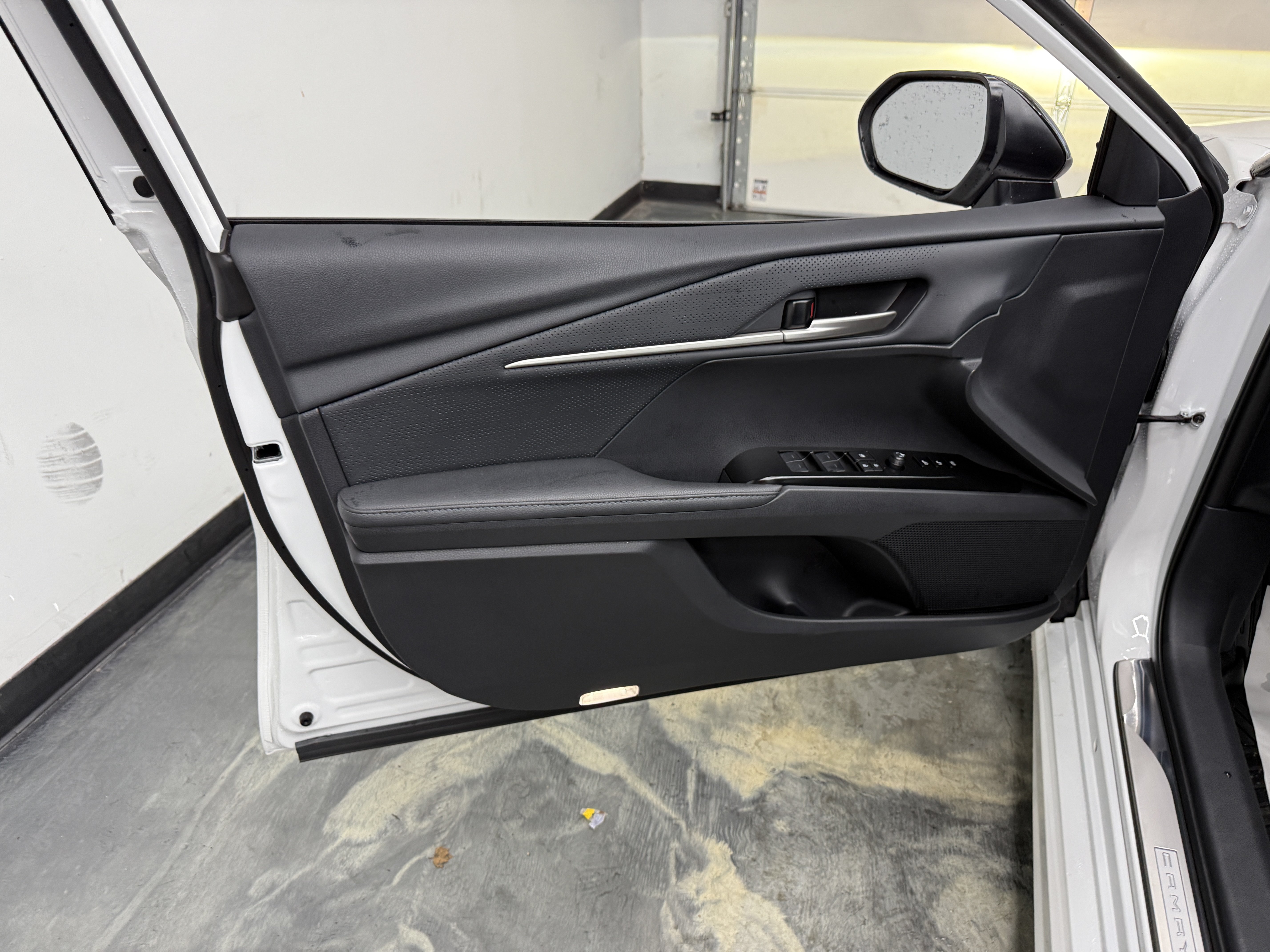 Used 2026 Toyota Camry XSE AWD/4WD image 9