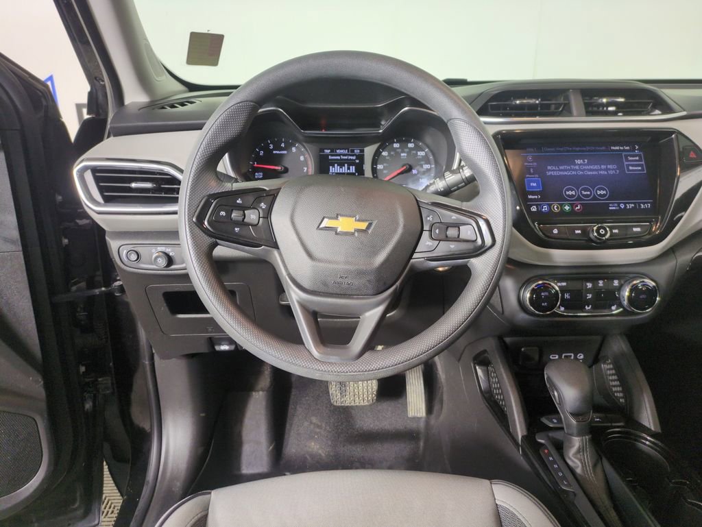 Used 2021 Chevrolet TrailBlazer LT w/ Convenience Package image 16