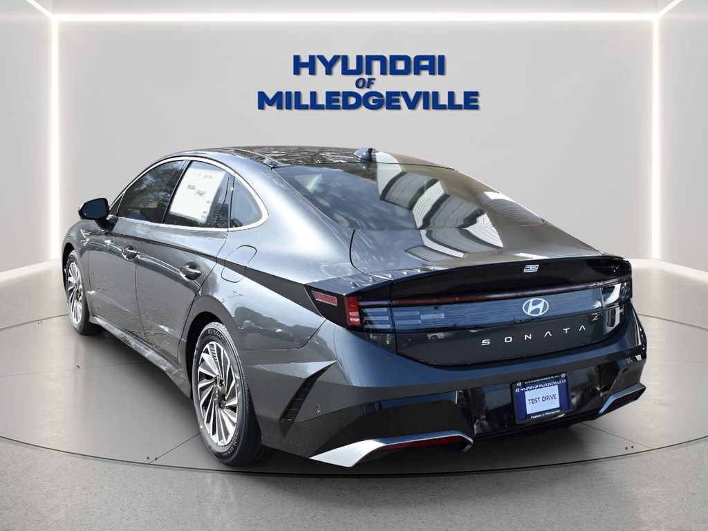 New 2026 Hyundai Sonata Limited FWD image 3