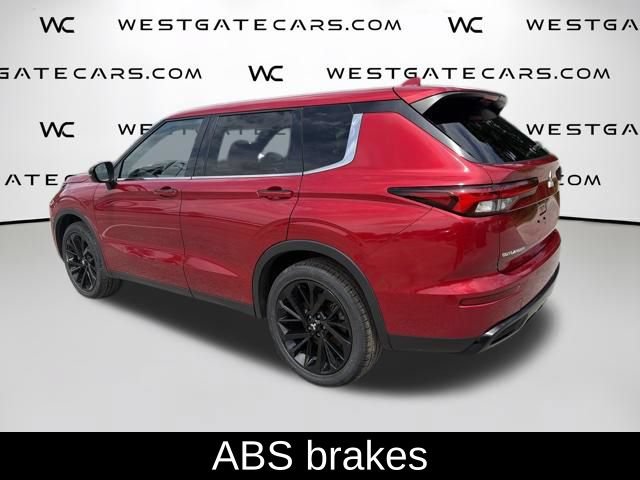 Used 2023 Mitsubishi Outlander SE Black Edition FWD image 10