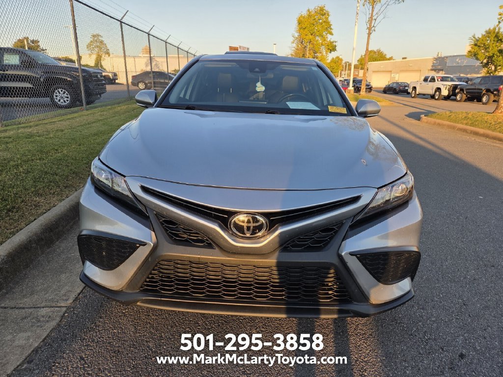Used 2024 Toyota Camry SE FWD image 2